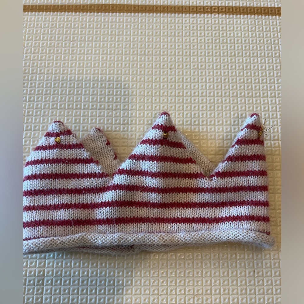 Oeuf knit crown